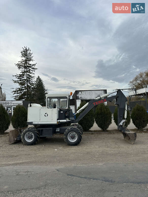 Колесный экскаватор Schaeff HML 1989 в Черновцах