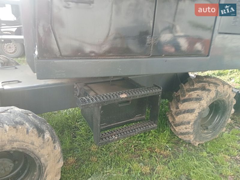 Екскаватор навантажувач Schaeff HML 1994 в Чернівцях