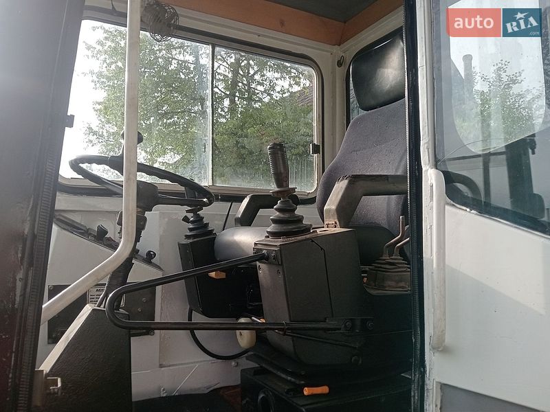 Екскаватор навантажувач Schaeff HML 1994 в Чернівцях