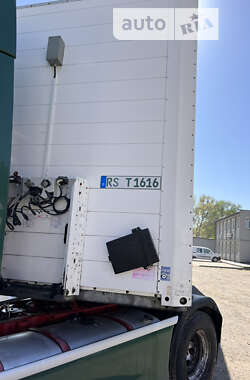 Ізотермічна будка Schmitz Cargobull Cargobull 2013 в Чернівцях
