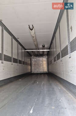 Рефрижератор полуприцеп Schmitz Cargobull Cargobull 2002 в 