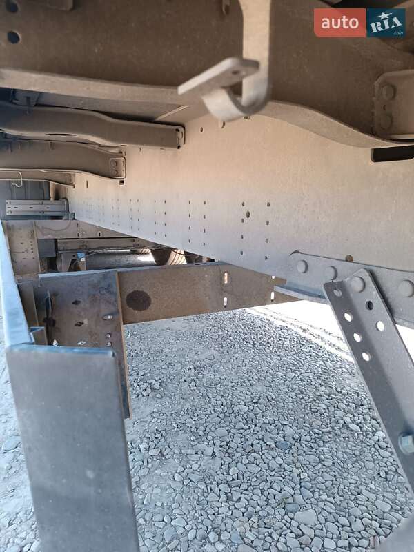 Тентованный борт (штора) - полуприцеп Schmitz Cargobull Cargobull 2015 в Самборе фото 4 Тентованный борт (штора) - полуприцеп Schmitz Cargobull Cargobull 2015 в Самборе