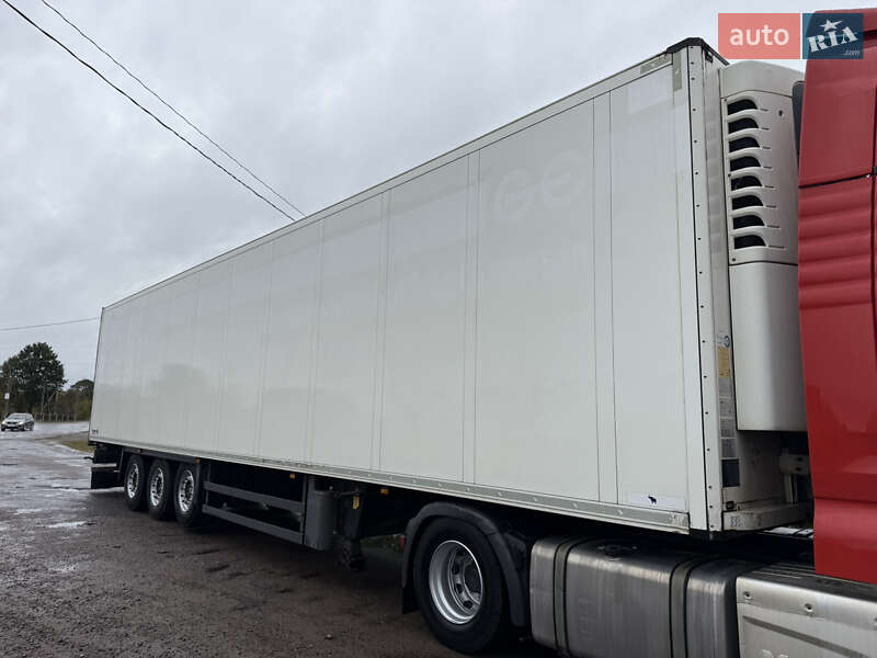 Рефрижератор полуприцеп Schmitz Cargobull Cargobull 2015 в Луцке