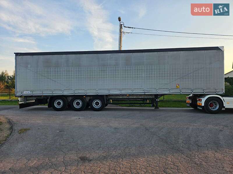 Тентований борт (штора) - напівпричіп Schmitz Cargobull Cargobull 2015 в Надвірній