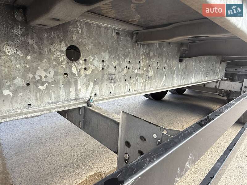 Тентованный борт (штора) - полуприцеп Schmitz Cargobull Cargobull 2012 в Надворной