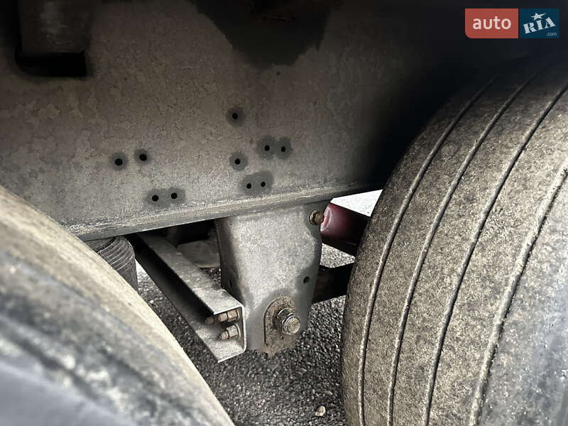 Тентований борт (штора) - напівпричіп Schmitz Cargobull Cargobull 2011 в Умані