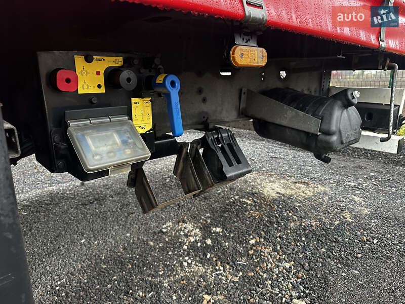 Тентований борт (штора) - напівпричіп Schmitz Cargobull Cargobull 2011 в Умані