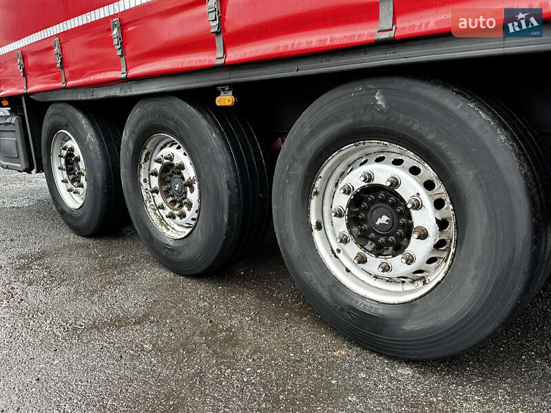 Тентований борт (штора) - напівпричіп Schmitz Cargobull Cargobull 2011 в Умані
