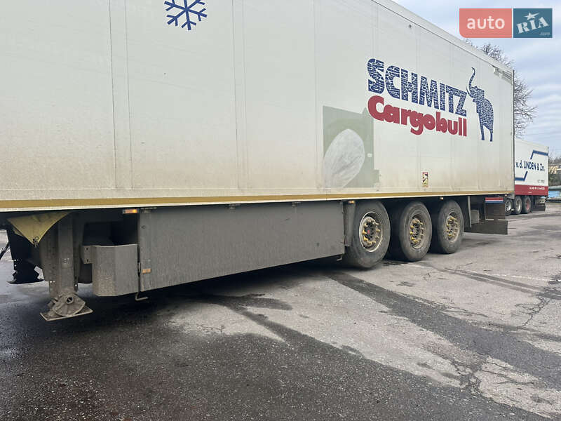 Рефрижератор полуприцеп Schmitz Cargobull Cargobull 2004 в Умани