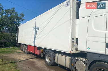 Рефрижератор полуприцеп Schmitz Cargobull Cargobull 2005 в Виннице