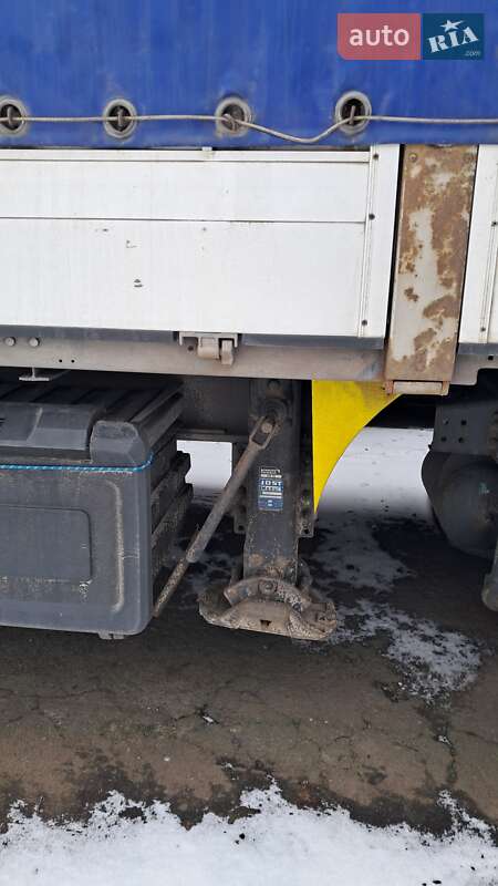 Бортовий напівпричіп Schmitz Cargobull Cargobull 2004 в Ратному