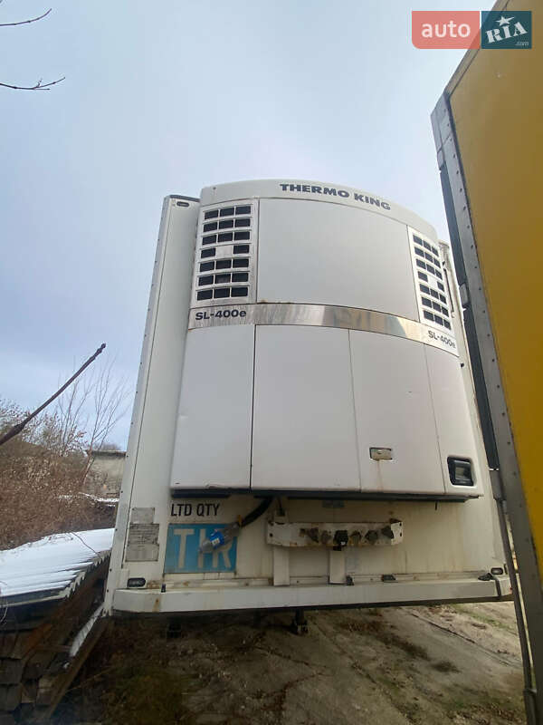 Рефрижератор полуприцеп Schmitz Cargobull Cargobull 2004 в Бродах