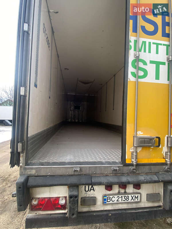 Рефрижератор полуприцеп Schmitz Cargobull Cargobull 2004 в Бродах