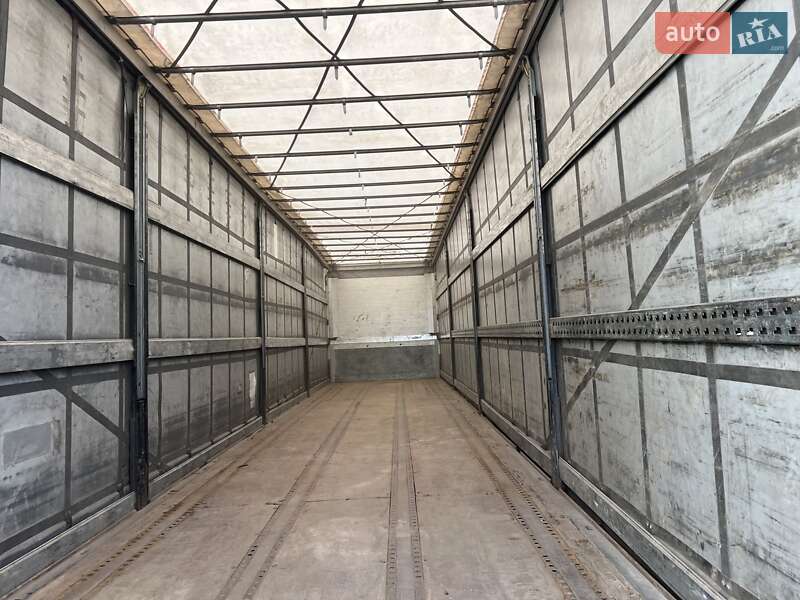 Тентований борт (штора) - напівпричіп Schmitz Cargobull Gotha 2007 в Хусті