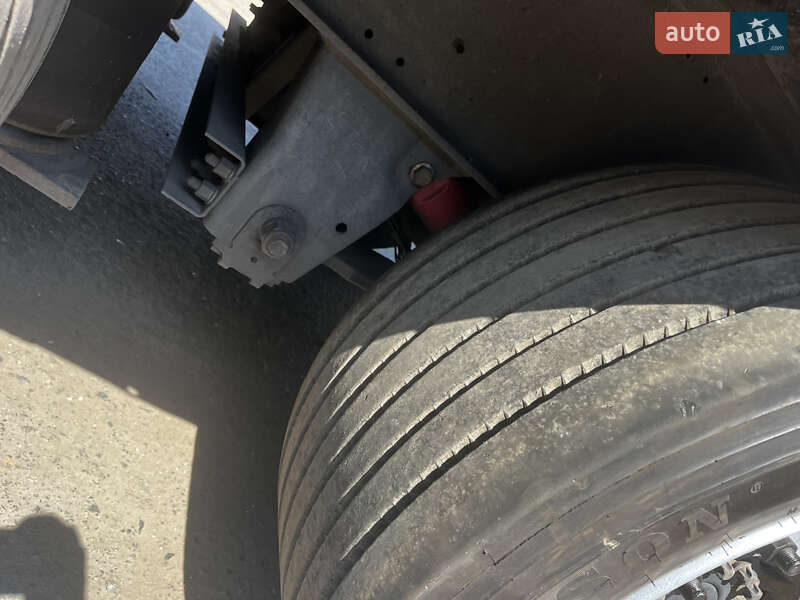 Тентований борт (штора) - напівпричіп Schmitz Cargobull Mega 2008 в Луцьку