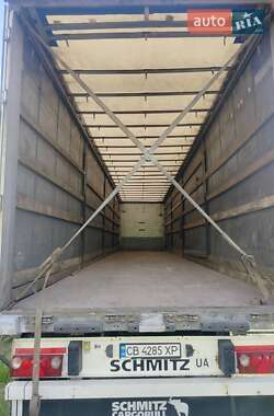 Бортовой полуприцеп Schmitz Cargobull S01 2007 в 