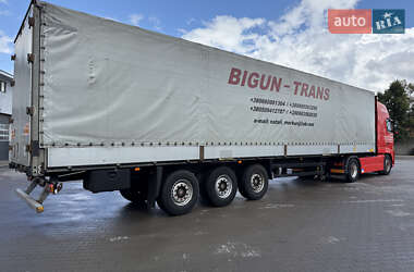 Бортовий напівпричіп Schmitz Cargobull S01 2004 в 