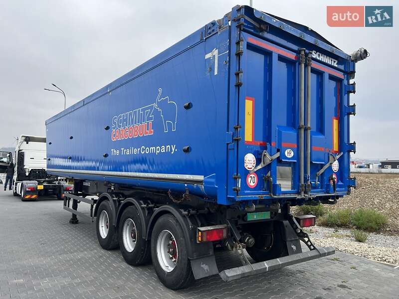 Самосвал полуприцеп Schmitz Cargobull SAF 2015 в Черновцах