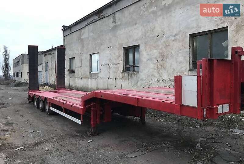Низкорамная платформа Schmitz Cargobull SAF 2008 в Виннице