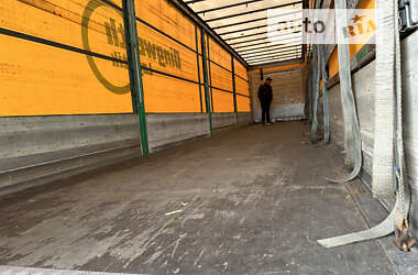Тентований борт (штора) - напівпричіп Schmitz Cargobull SAF 2011 в Вараші