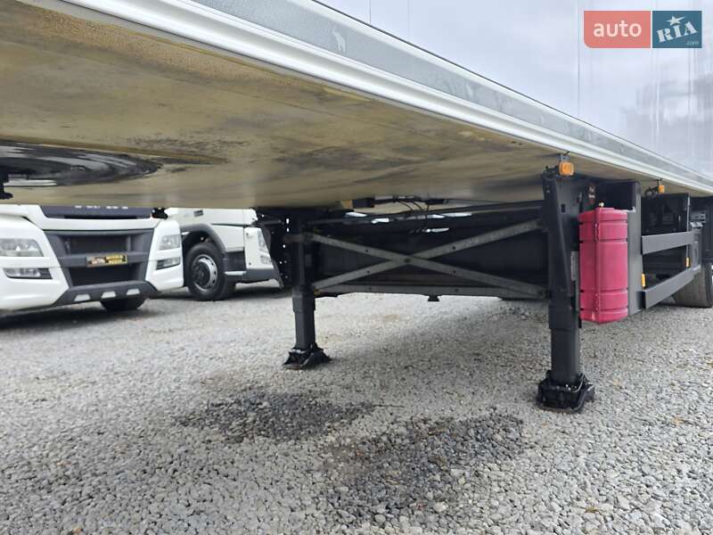 Рефрижератор полуприцеп Schmitz Cargobull SAF 2011 в Виннице
