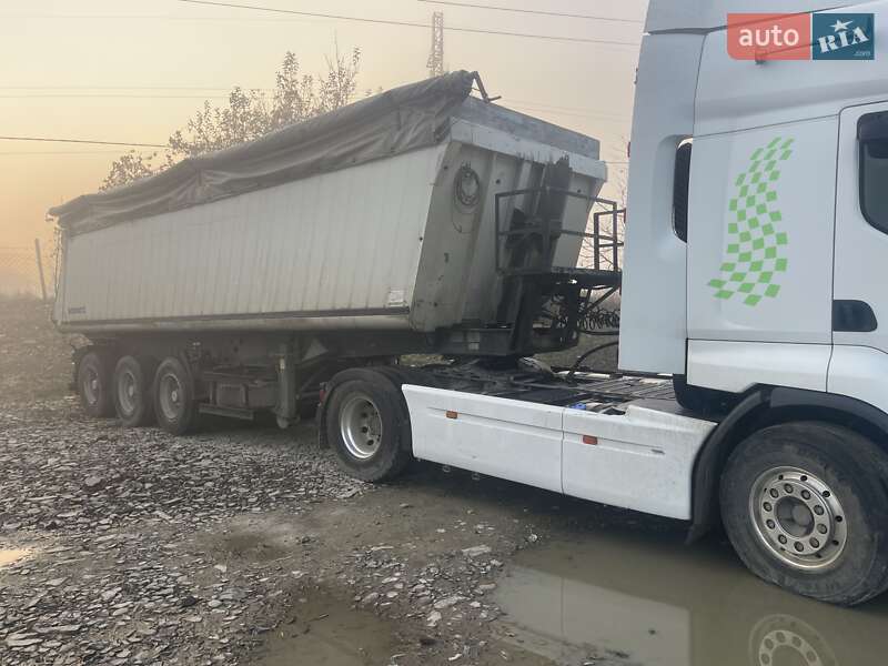 Зерновоз - напівпричіп Schmitz Cargobull SAF 2010 в Тячеві