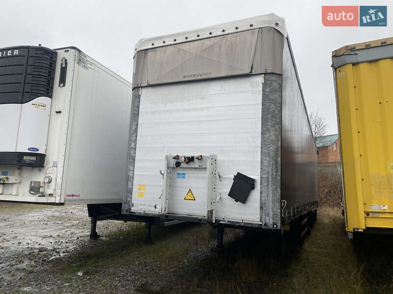 Тентований борт (штора) - напівпричіп Schmitz Cargobull SAF 2015 в Вінниці