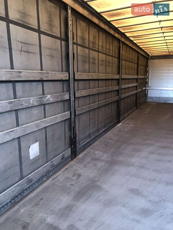 Тентований борт (штора) - напівпричіп Schmitz Cargobull SCB S3B 2016 в Рівному