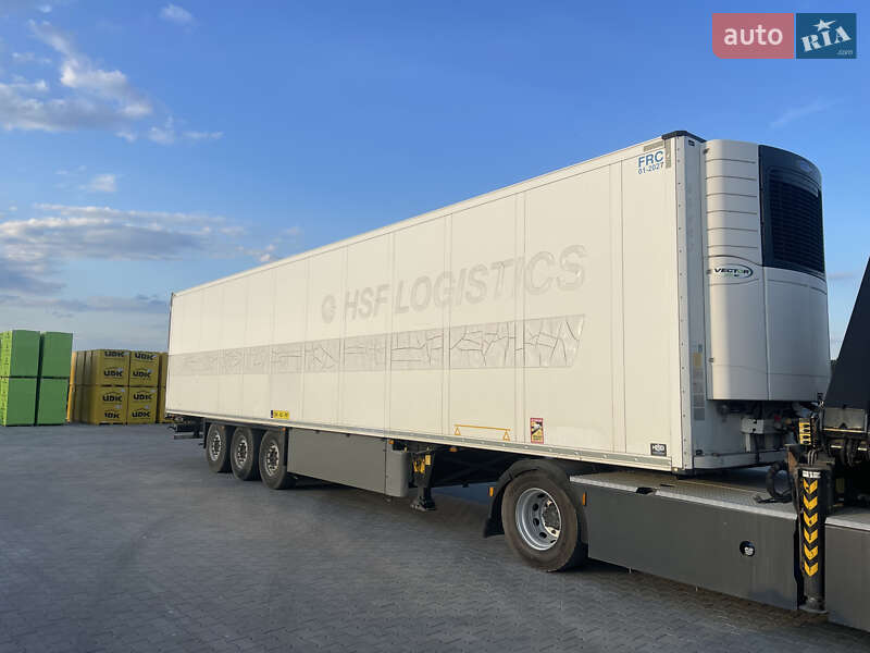 Рефрижератор напівпричіп Schmitz Cargobull SCB S3B 2015 в 