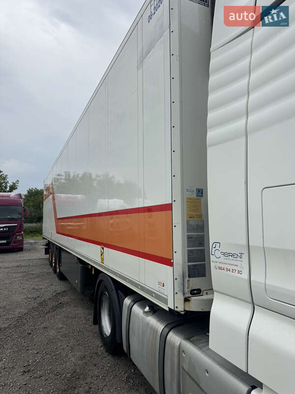 Рефрижератор напівпричіп Schmitz Cargobull SCB S3B 2013 в Львові