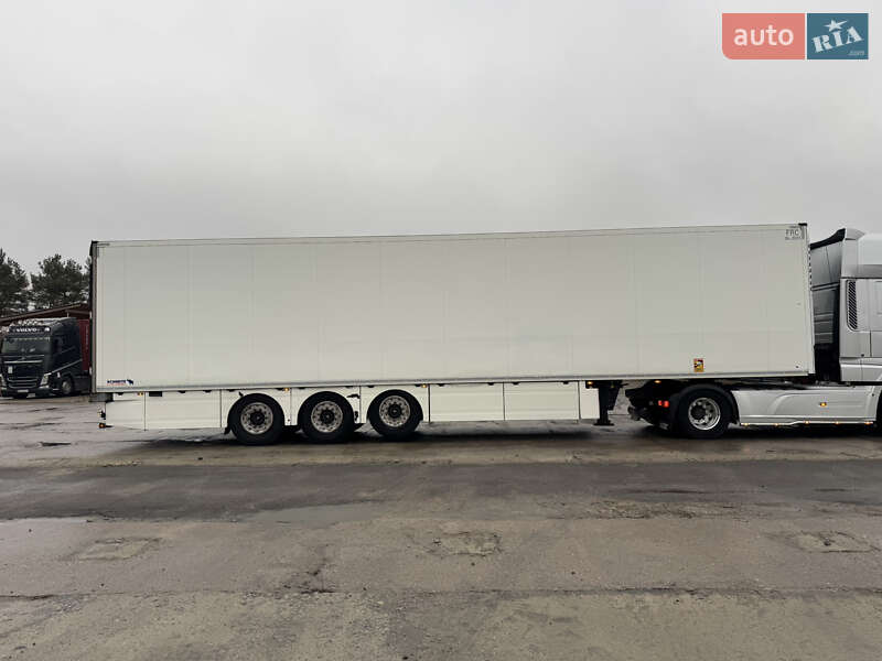 Рефрижератор напівпричіп Schmitz Cargobull SCB S3B 2017 в Києві
