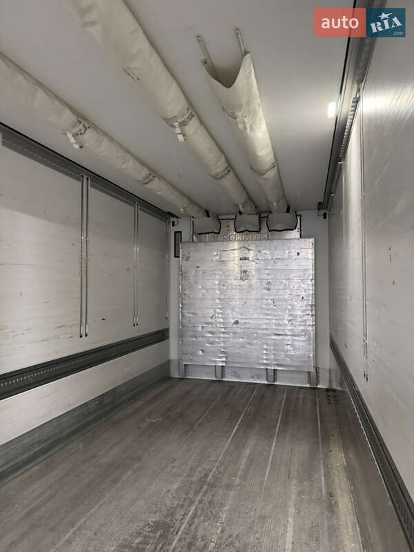 Рефрижератор напівпричіп Schmitz Cargobull SCB S3B 2017 в Києві