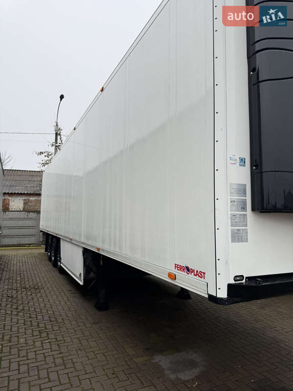 Рефрижератор полуприцеп Schmitz Cargobull SCB S3B 2015 в Виннице