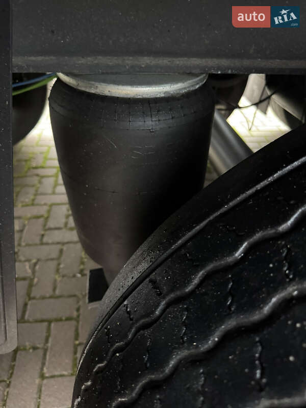 Рефрижератор полуприцеп Schmitz Cargobull SCB S3B 2015 в Виннице