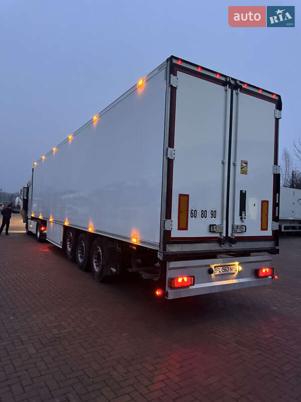 Рефрижератор полуприцеп Schmitz Cargobull SCB S3B 2015 в Виннице