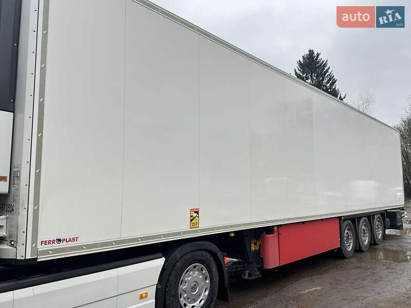 Рефрижератор полуприцеп Schmitz Cargobull SCB S3B 2012 в Львове фото 3 Рефрижератор полуприцеп Schmitz Cargobull SCB S3B 2012 в Львове