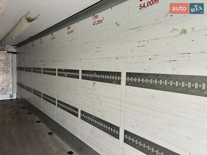 Рефрижератор полуприцеп Schmitz Cargobull SCB S3B 2015 в Ковеле