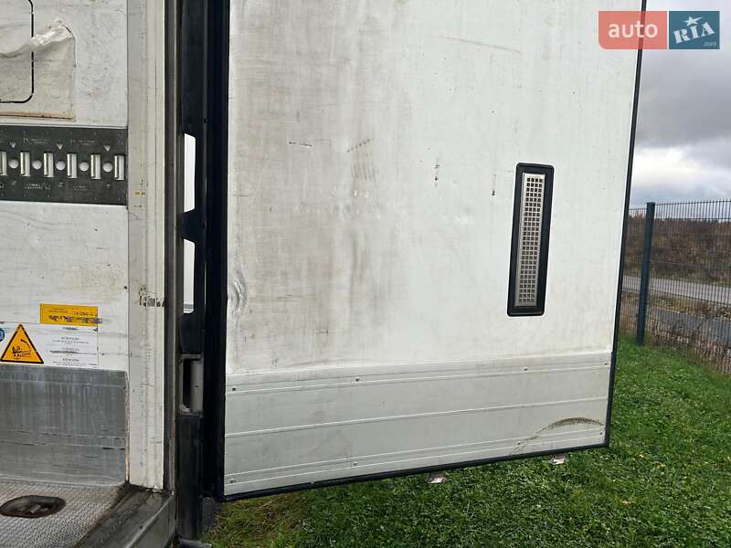 Рефрижератор полуприцеп Schmitz Cargobull SCB S3B 2015 в Ковеле