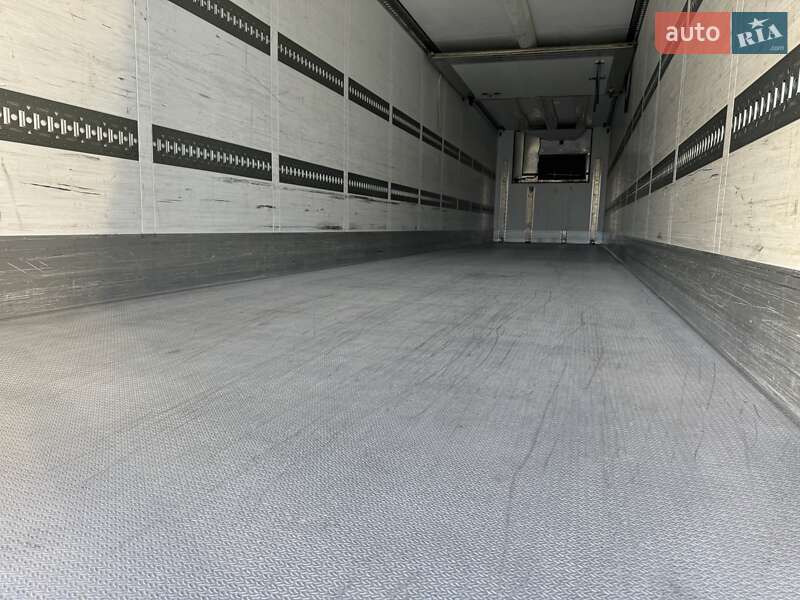 Рефрижератор полуприцеп Schmitz Cargobull SCB S3B 2014 в Виннице