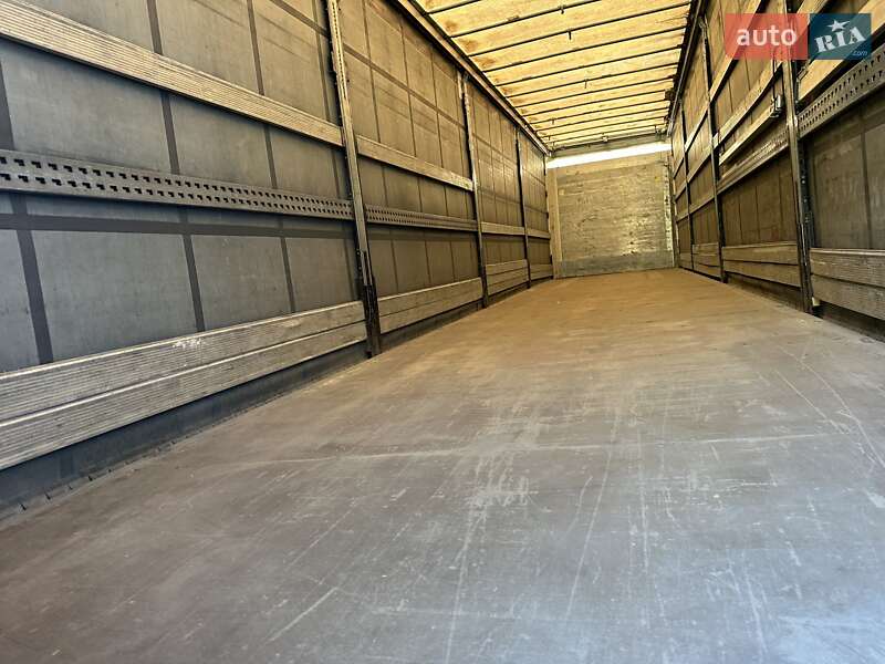 Тентований борт (штора) - напівпричіп Schmitz Cargobull SCB S3T 2016 в Калуші