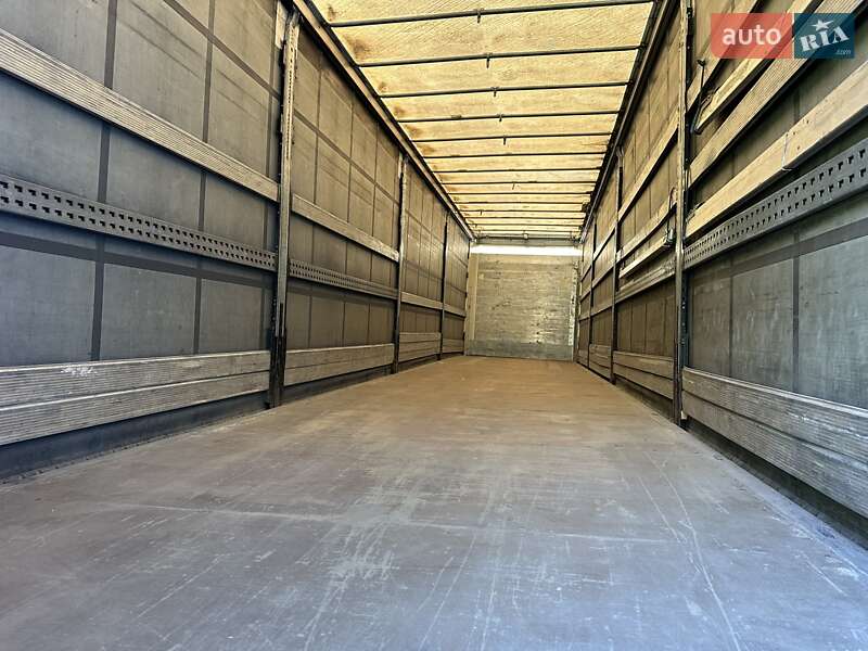 Тентований борт (штора) - напівпричіп Schmitz Cargobull SCB S3T 2016 в Калуші