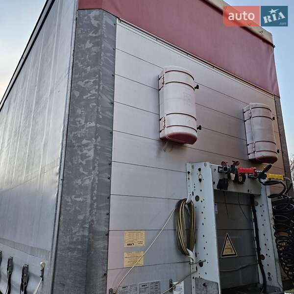 Тентований борт (штора) - напівпричіп Schmitz Cargobull SCB S3T 2015 в Кривому Розі