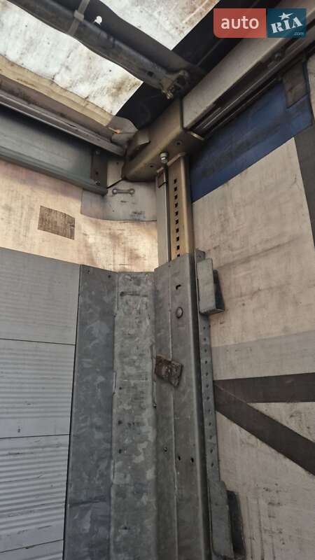 Тентований борт (штора) - напівпричіп Schmitz Cargobull SCB S3T 2013 в Сарнах