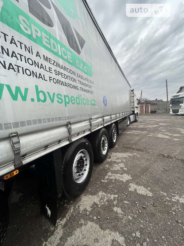 Бортовой полуприцеп Schmitz Cargobull Schutz 2012 в Сарнах