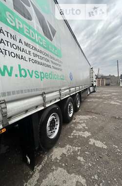 Бортовой полуприцеп Schmitz Cargobull Schutz 2012 в 