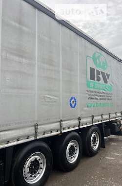 Бортовой полуприцеп Schmitz Cargobull Schutz 2012 в 