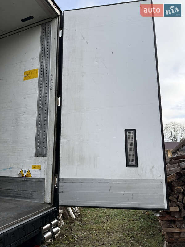 Рефрижератор полуприцеп Schmitz Cargobull Schutz 2016 в Владимирце