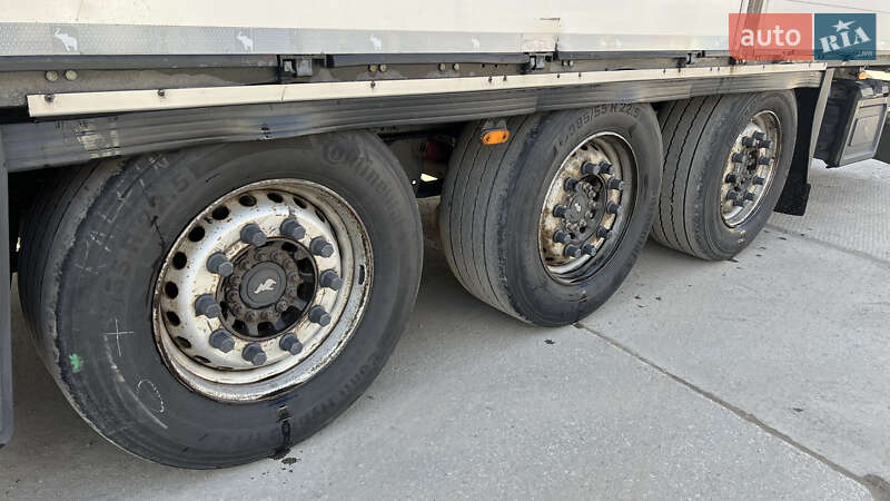 Бортовий напівпричіп Schmitz Cargobull SCS 24/L 2012 в Луцьку