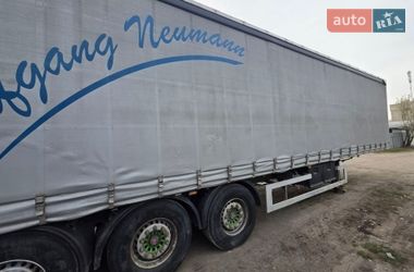 Тентований борт (штора) - напівпричіп Schmitz Cargobull SCS 2004 в Пустомитах