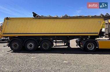 Самоскид напівпричіп Schmitz Cargobull SGF S3 2017 в Луцьку